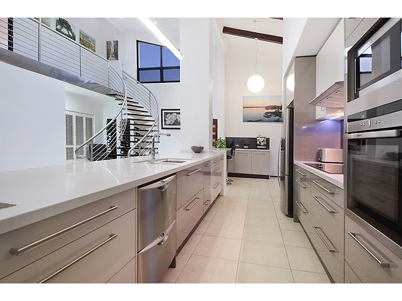 16 Lodge Road, Wooloowin QLD 4030