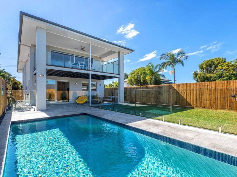 95 Raceview Avenue, Hendra QLD 4011