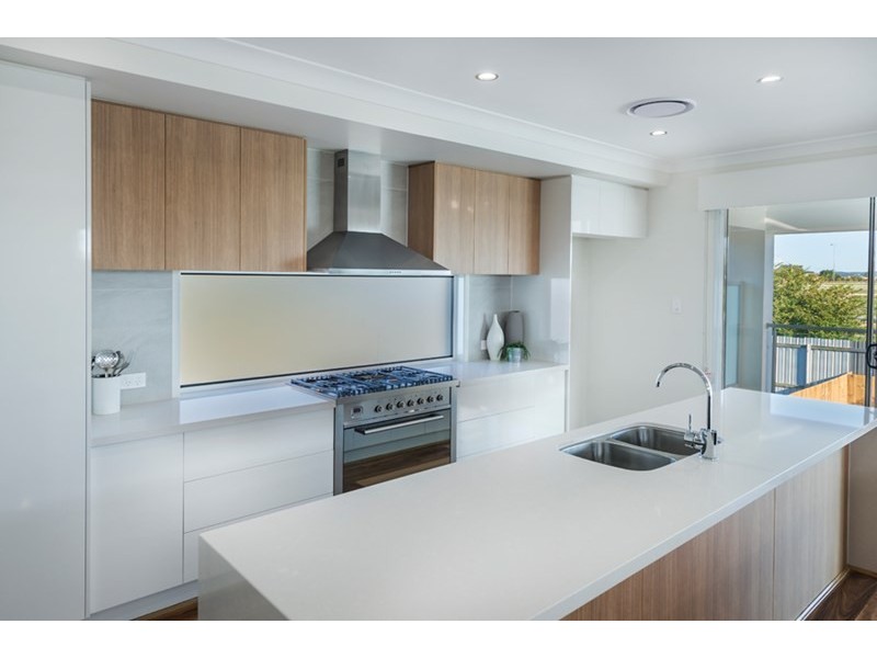 95 Raceview Avenue, Hendra QLD 4011