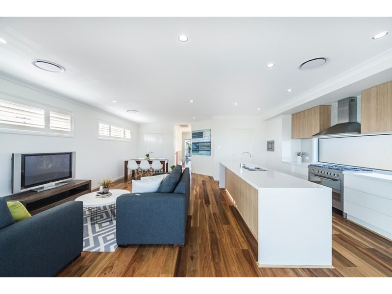 95 Raceview Avenue, Hendra QLD 4011