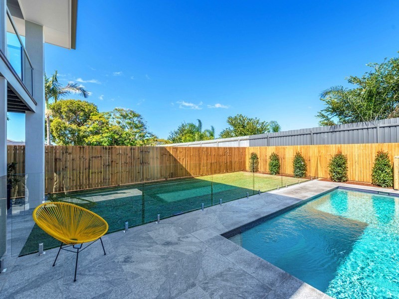 95 Raceview Avenue, Hendra QLD 4011