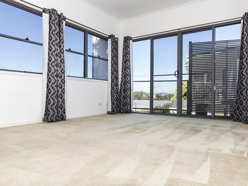 18 Campbell Street, Albion QLD 4010