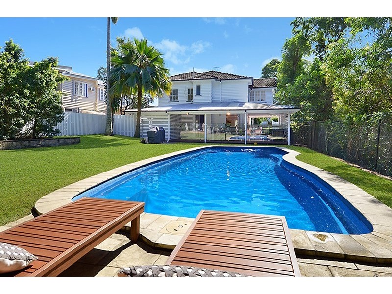 16 Frances Avenue, Wooloowin QLD 4030