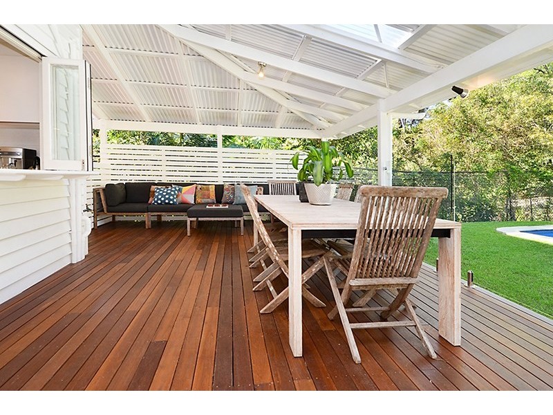 16 Frances Avenue, Wooloowin QLD 4030