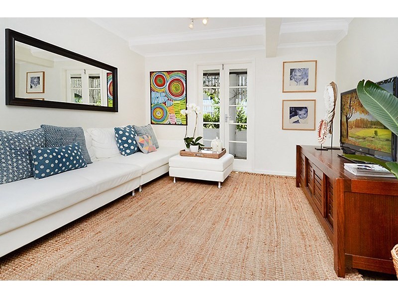 16 Frances Avenue, Wooloowin QLD 4030