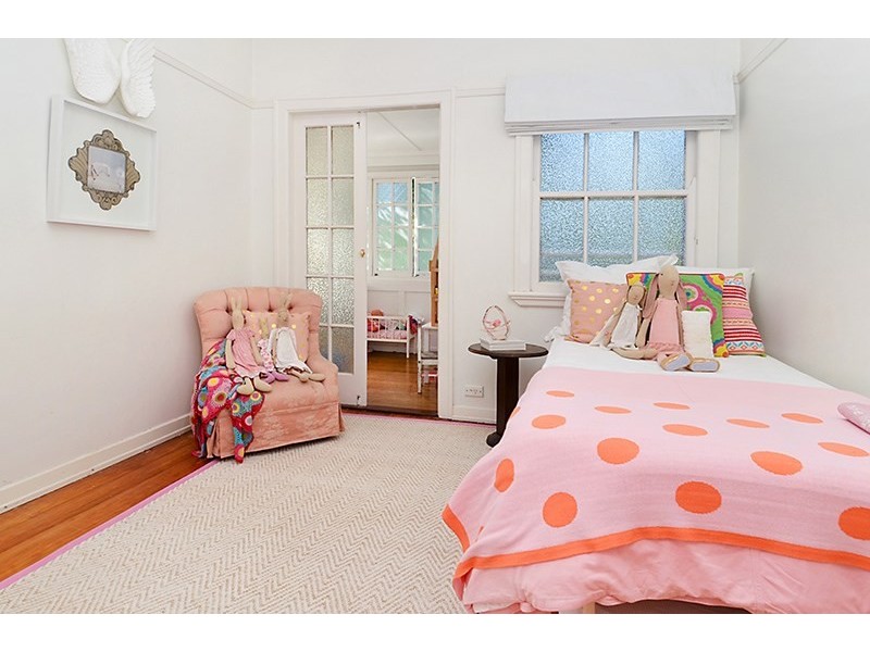 16 Frances Avenue, Wooloowin QLD 4030