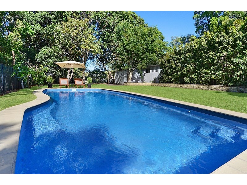 16 Frances Avenue, Wooloowin QLD 4030