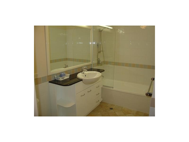 84 Racecourse Road, Hamilton QLD 4007