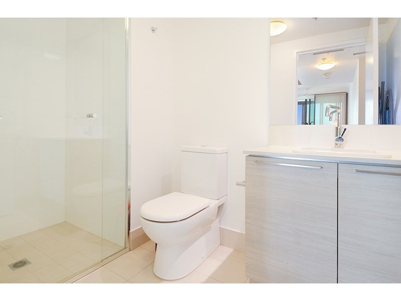 10705/8 Harbour Road, Hamilton QLD 4007