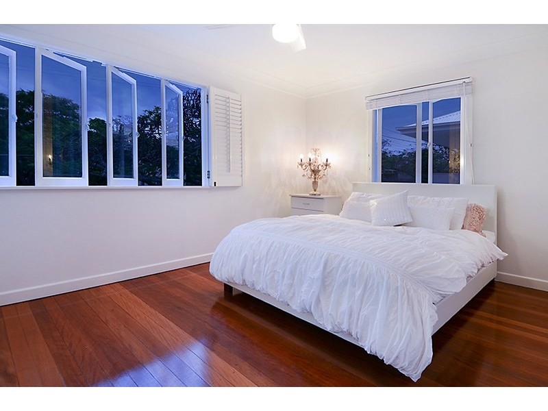 12 Noel Street, Hendra QLD 4011