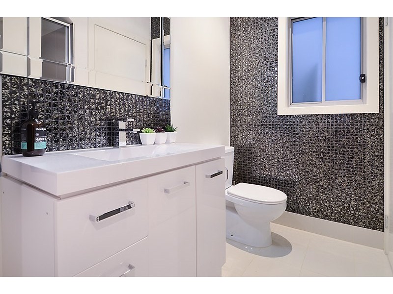 12 Noel Street, Hendra QLD 4011