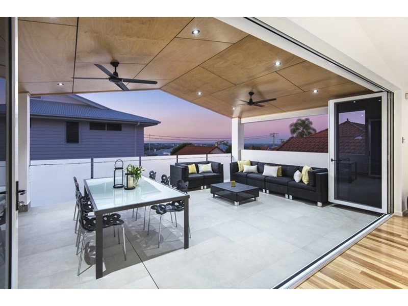 27 Highclere Street, Clayfield QLD 4011