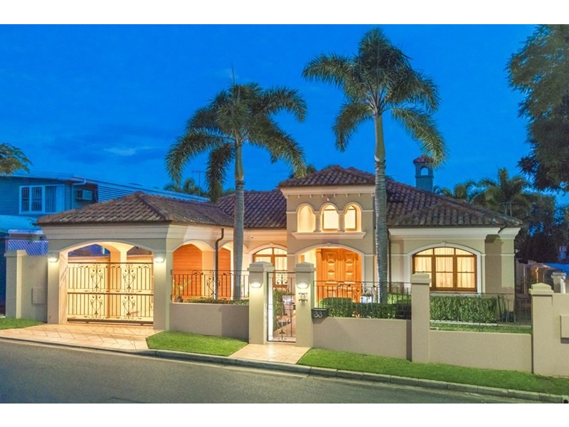 33 Eblin Drive, Hamilton QLD 4007