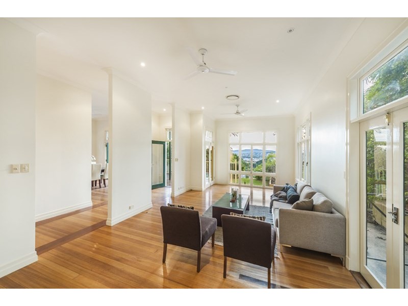 5 Mikado Street, Hamilton QLD 4007