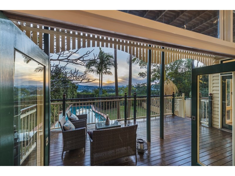 5 Mikado Street, Hamilton QLD 4007