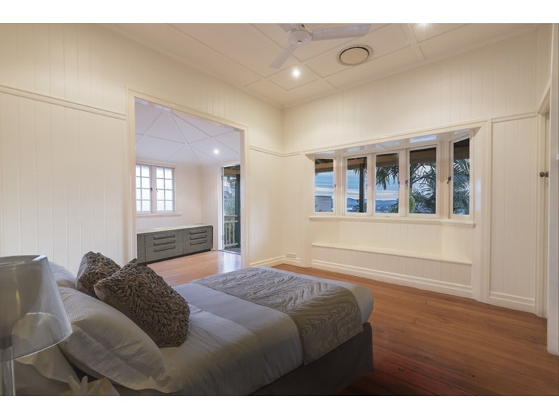 5 Mikado Street, Hamilton QLD 4007