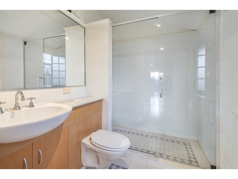 5 Mikado Street, Hamilton QLD 4007