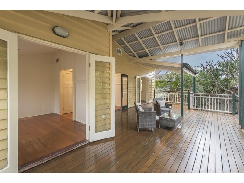 5 Mikado Street, Hamilton QLD 4007