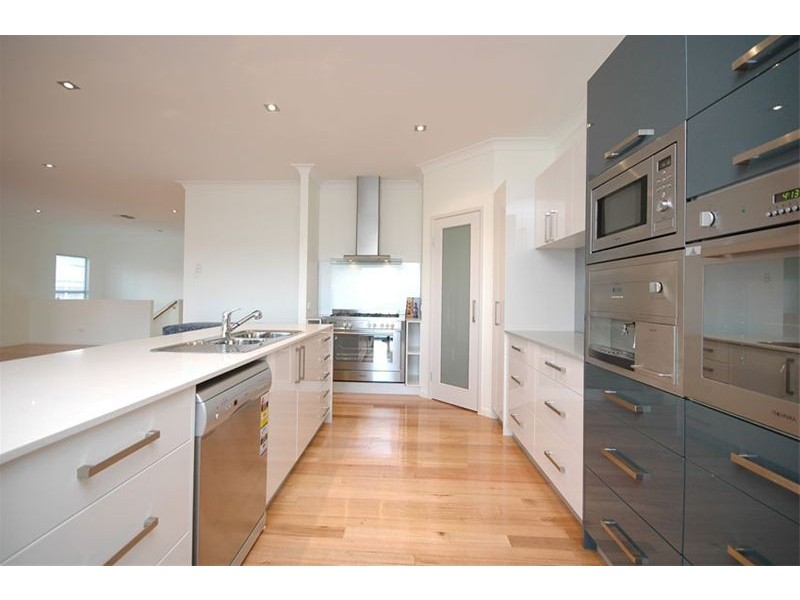 110 Mein Street, Hendra QLD 4011