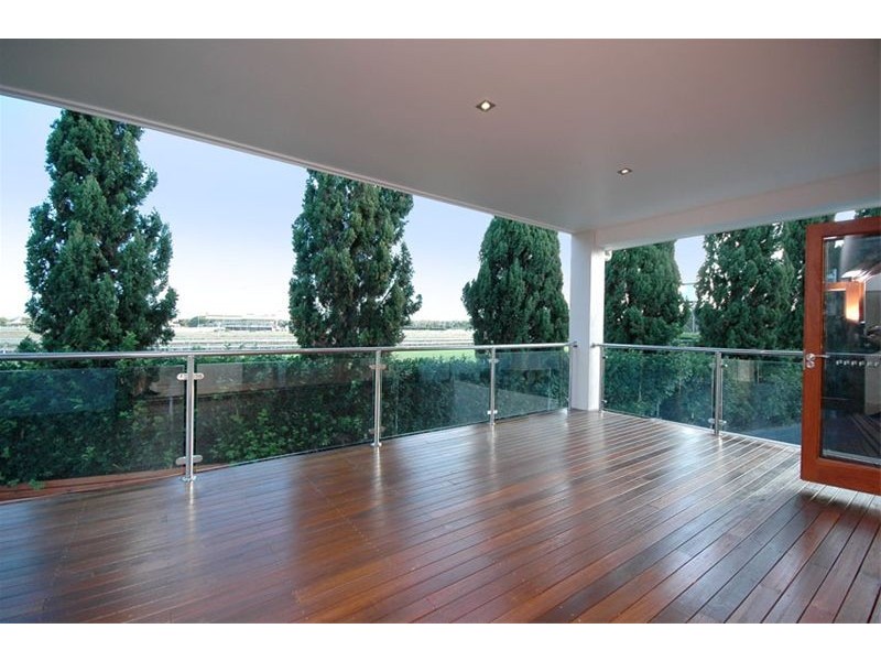 110 Mein Street, Hendra QLD 4011