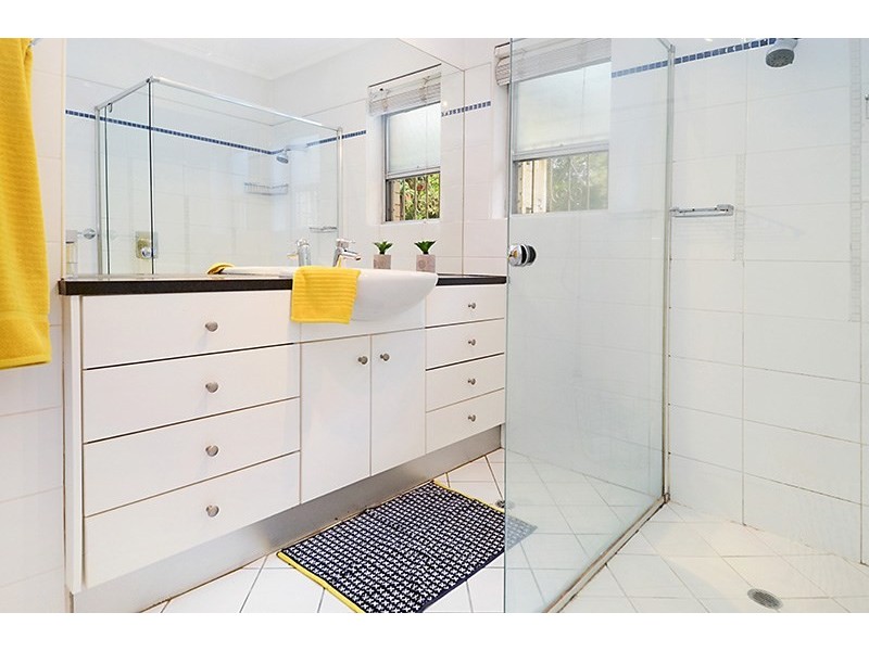 1/9 Rossiter Parade, Hamilton QLD 4007