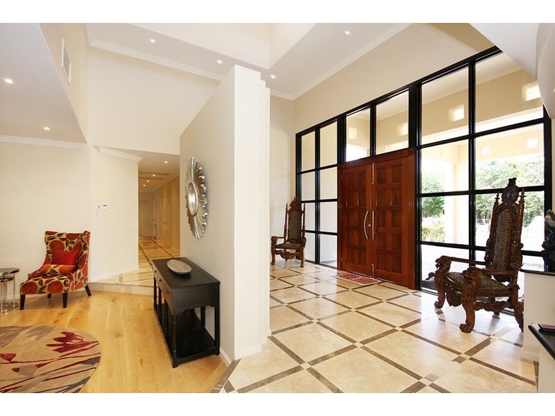 7 Bernborough Place, Bridgeman Downs QLD 4035