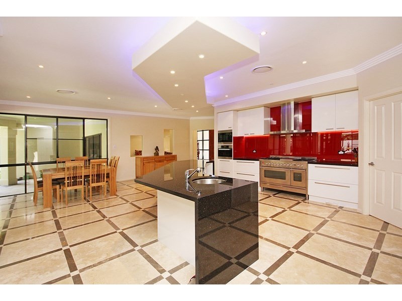 7 Bernborough Place, Bridgeman Downs QLD 4035