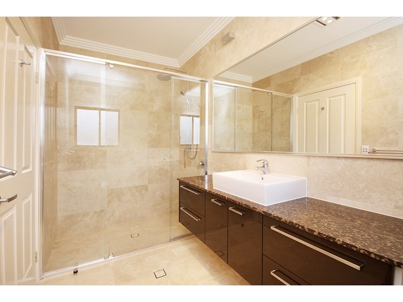 7 Bernborough Place, Bridgeman Downs QLD 4035