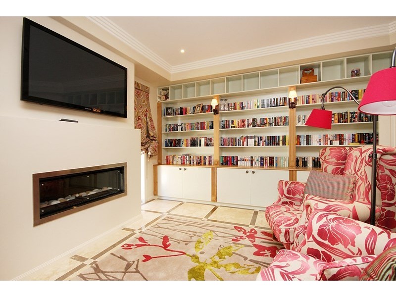 7 Bernborough Place, Bridgeman Downs QLD 4035