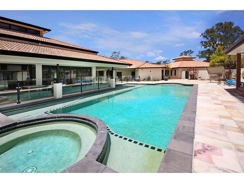 7 Bernborough Place, Bridgeman Downs QLD 4035