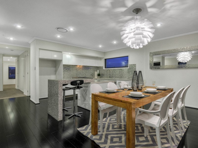 39 Raceview Avenue, Hendra QLD 4011