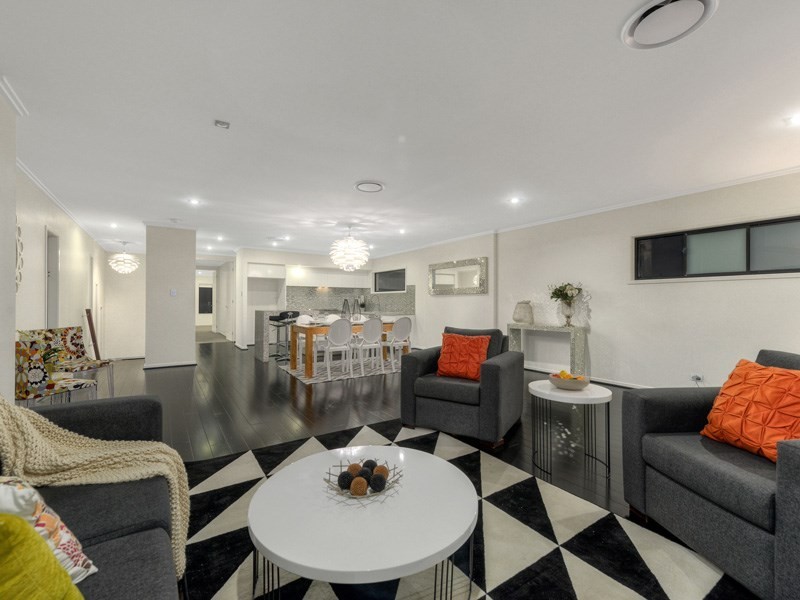 39 Raceview Avenue, Hendra QLD 4011