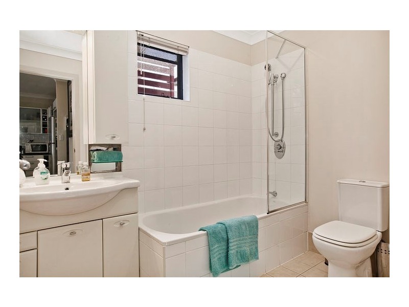 2/94 Nudgee Road, Hamilton QLD 4007