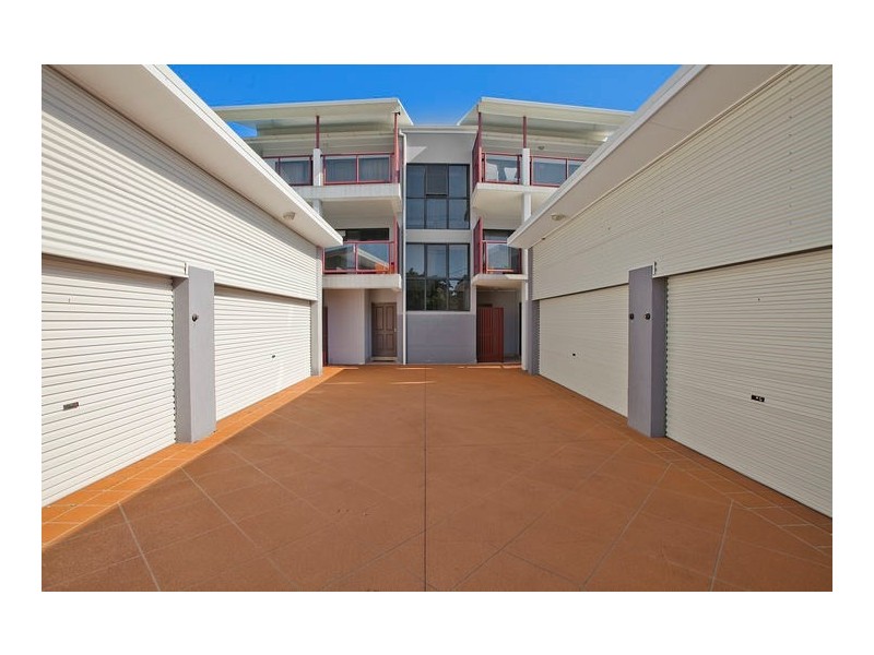 2/94 Nudgee Road, Hamilton QLD 4007