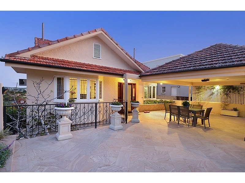 33 Langside Road, Hamilton QLD 4007