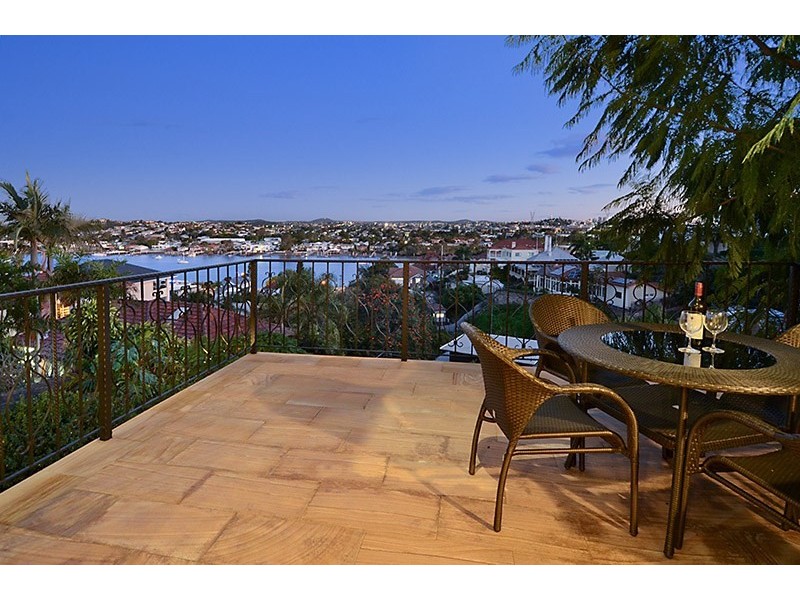 33 Langside Road, Hamilton QLD 4007