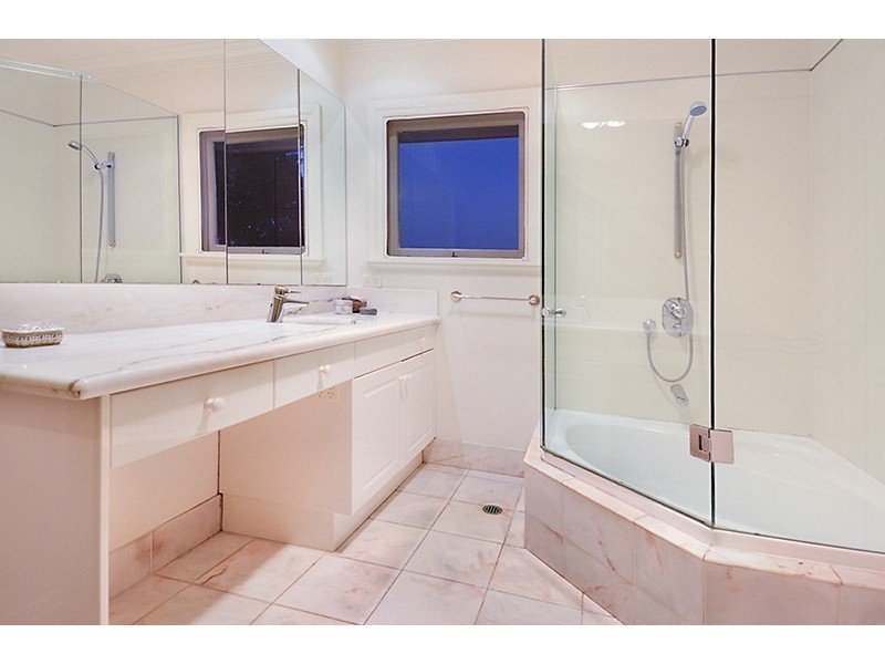 33 Langside Road, Hamilton QLD 4007