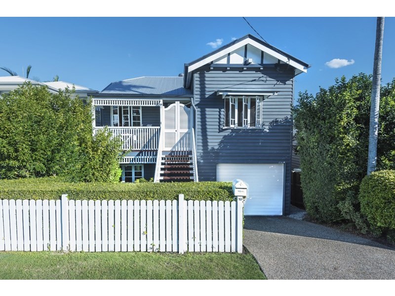 19 Pine Street, Hamilton QLD 4007