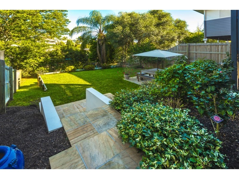 19 Pine Street, Hamilton QLD 4007