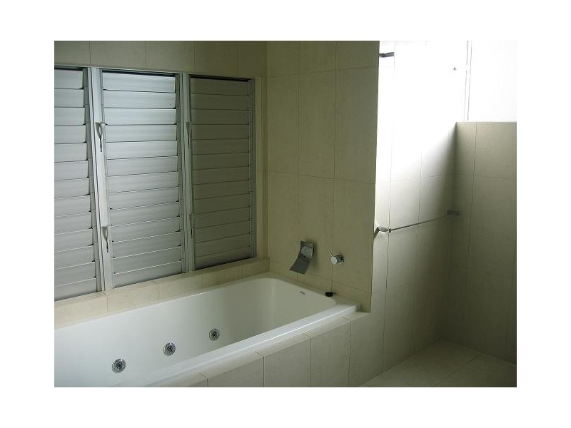 27 Rous Street, Hendra QLD 4011