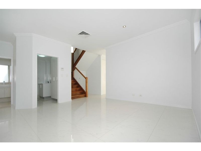 17 Bristol Road, Wavell Heights QLD 4012