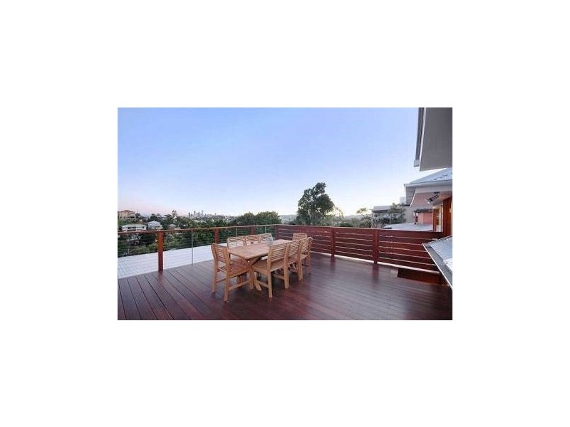 1 Dalton Lane, Hamilton QLD 4007