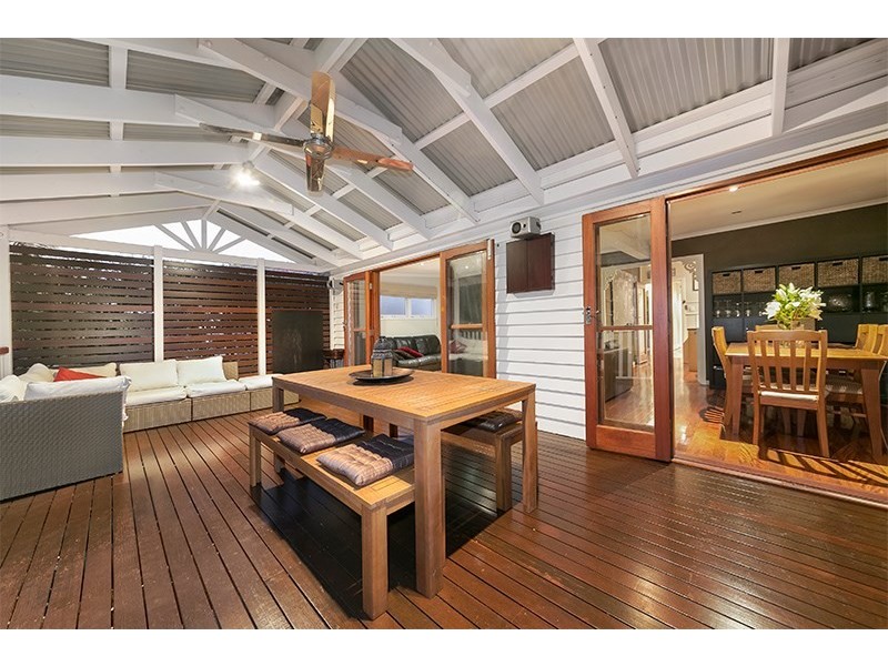 28 Wills Street, Coorparoo QLD 4151