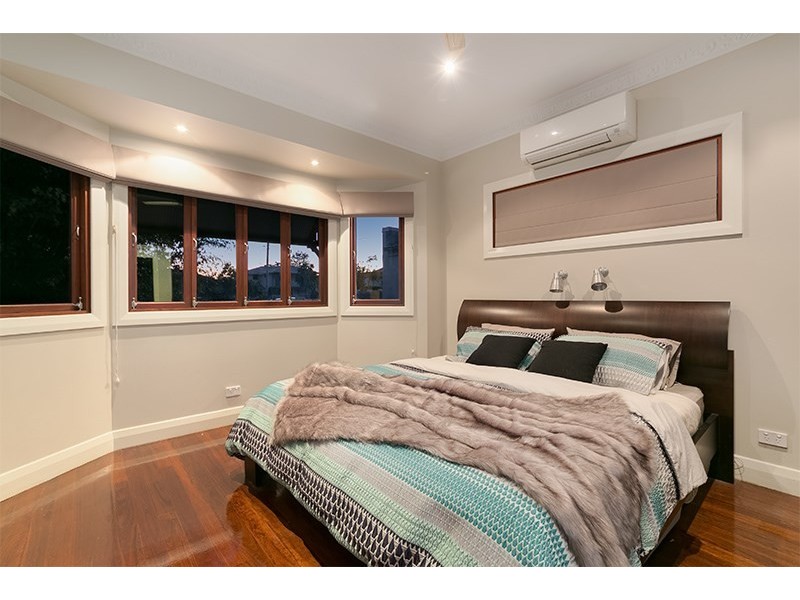 28 Wills Street, Coorparoo QLD 4151