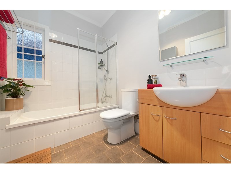 28 Wills Street, Coorparoo QLD 4151