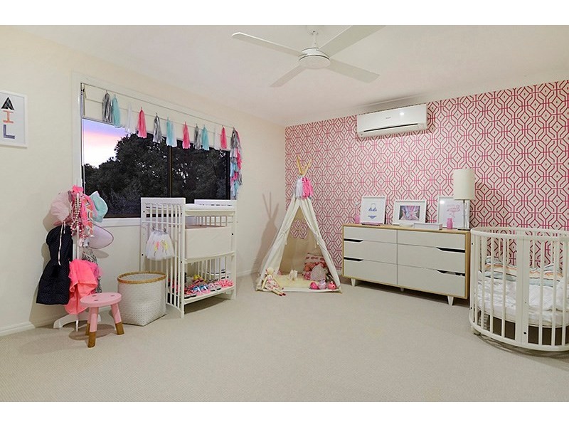 52 Retreat Street, Bridgeman Downs QLD 4035