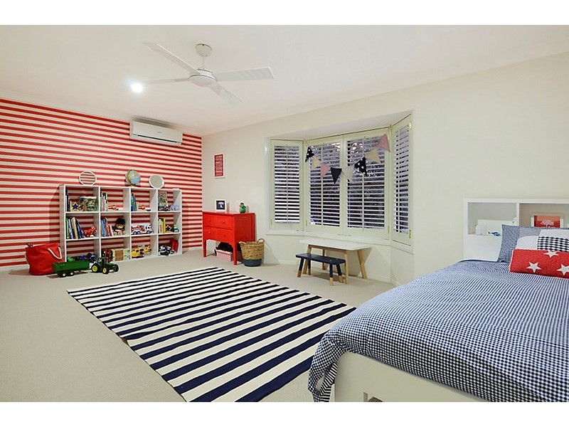 52 Retreat Street, Bridgeman Downs QLD 4035