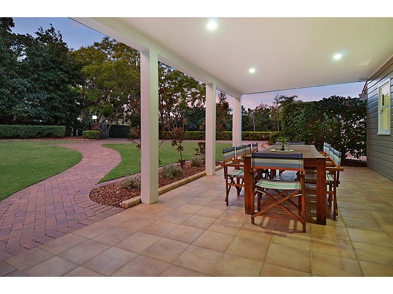 52 Retreat Street, Bridgeman Downs QLD 4035