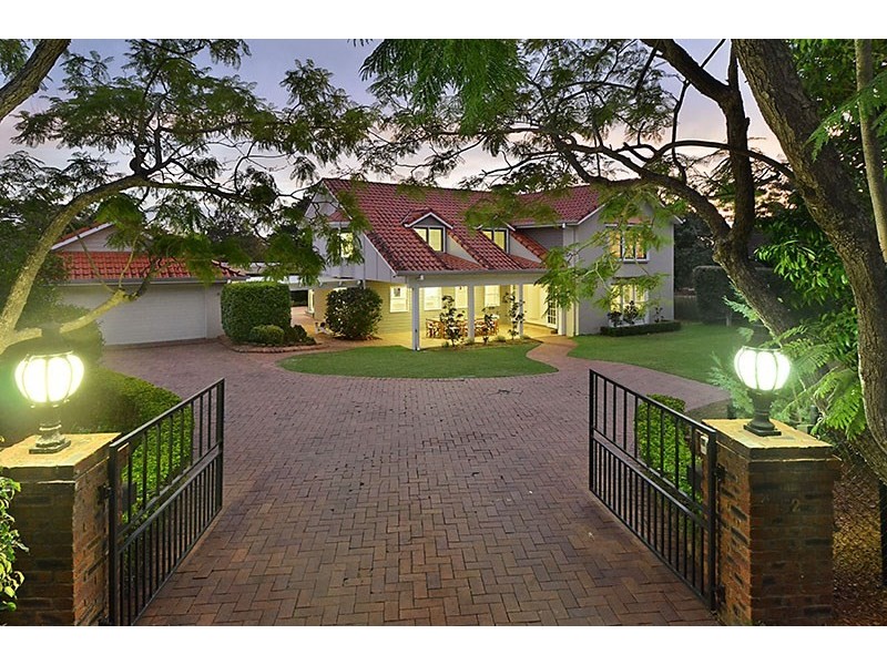 52 Retreat Street, Bridgeman Downs QLD 4035