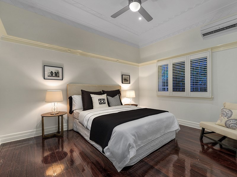 16 London Road, Clayfield QLD 4011